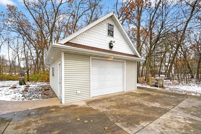 $565,000 | N3560 Oakwood Pass, New London, WI 54961