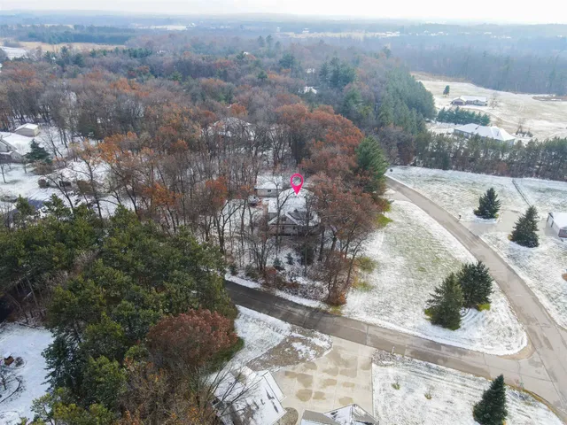 $565,000 | N3560 Oakwood Pass, New London, WI 54961