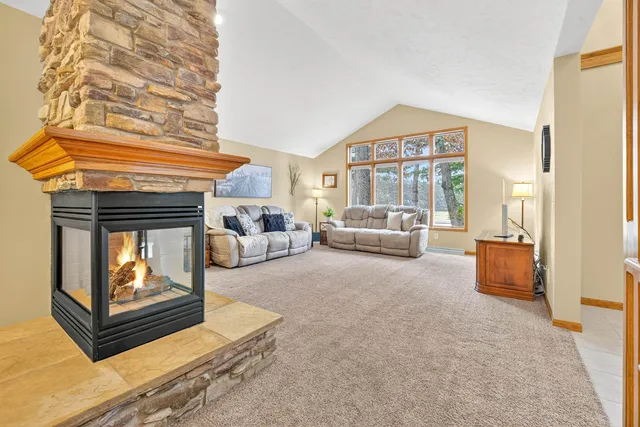 $565,000 | N3560 Oakwood Pass, New London, WI 54961