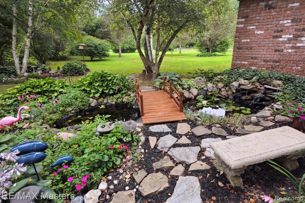 21610 Otter Road Belleville, MI 48111 - Photo 23 of 35