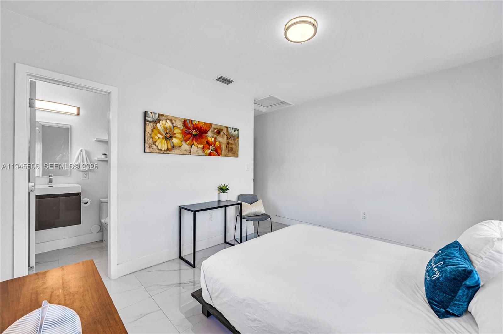 2560 Southwest 19th Terrace Miami, FL 33145 - Photo 16 of 30