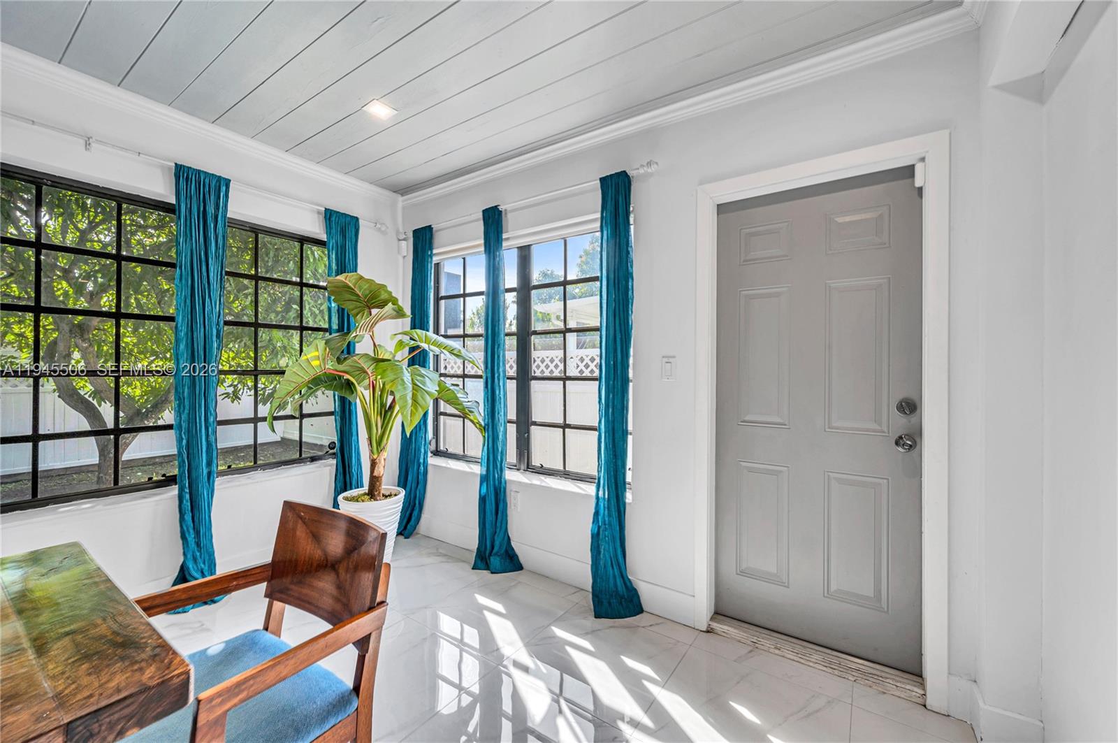 2560 Southwest 19th Terrace Miami, FL 33145 - Photo 22 of 30