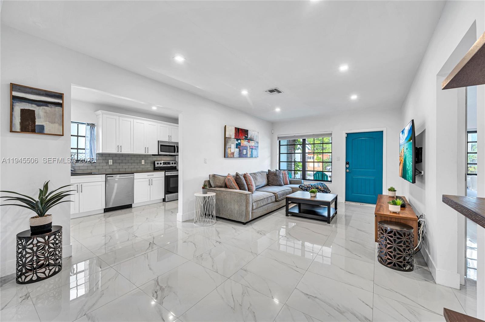 2560 Southwest 19th Terrace Miami, FL 33145 - Photo 5 of 30