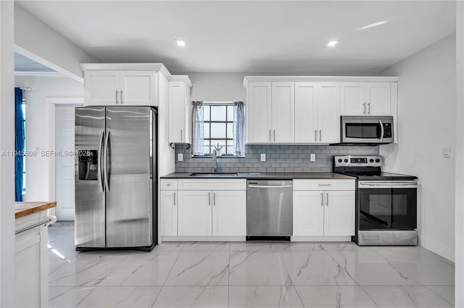 2560 Southwest 19th Terrace Miami, FL 33145 - Photo 9 of 30