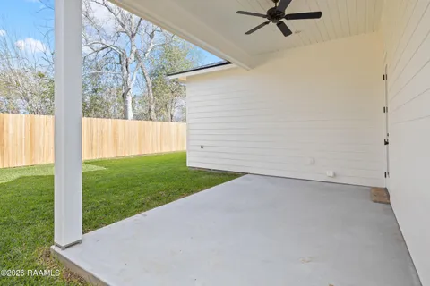 $300,000 | 240 Jagged Grove Lane, Youngsville, LA 70592