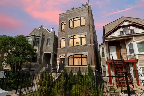 $629,000 | 824 South Bell Avenue, Unit 1, Chicago, IL 60612