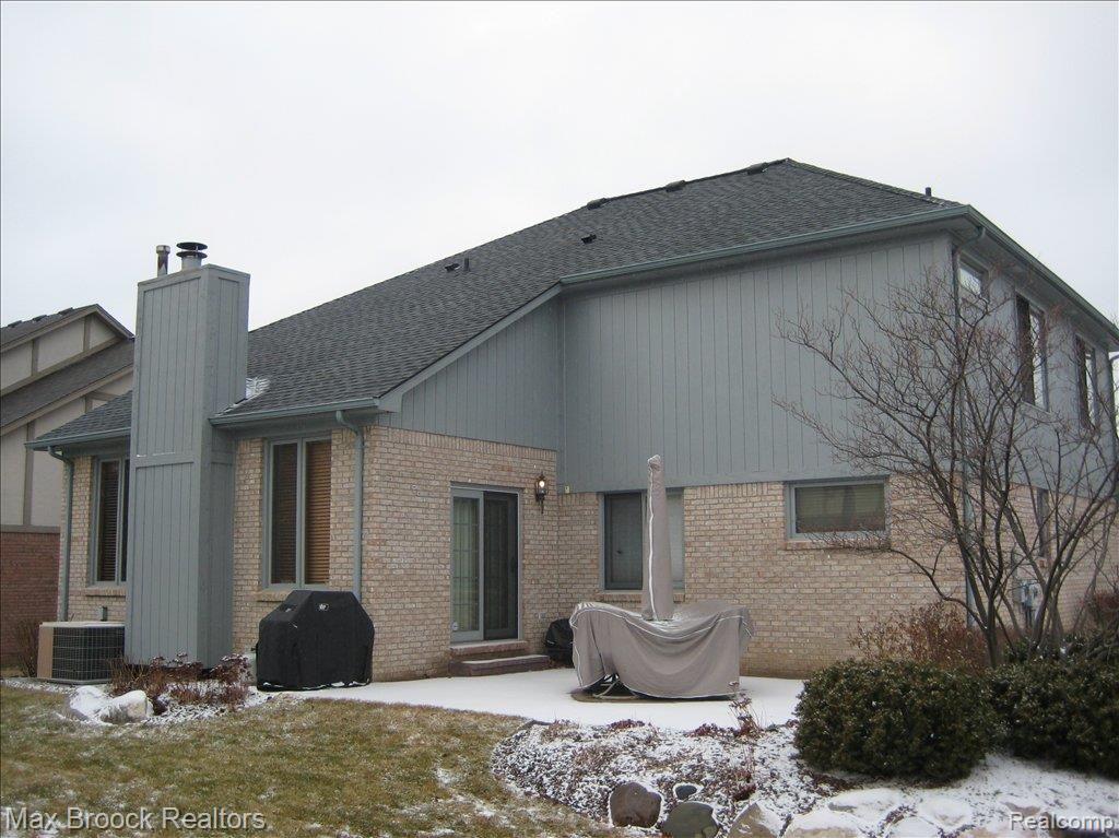 1044 River Mist Drive Rochester, MI 48307 - Photo 2 of 12 IMG_0842