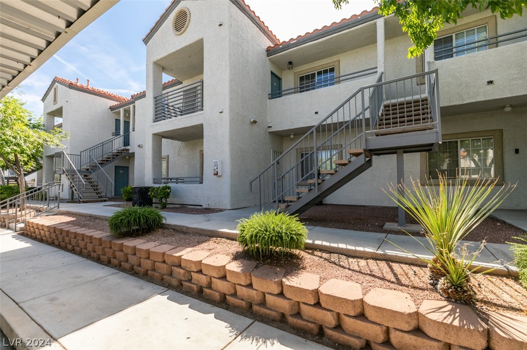 3318 North Decatur Boulevard, Unit 2060 Las Vegas, NV 89130 - Photo 4 of 36 Gallery Image 4