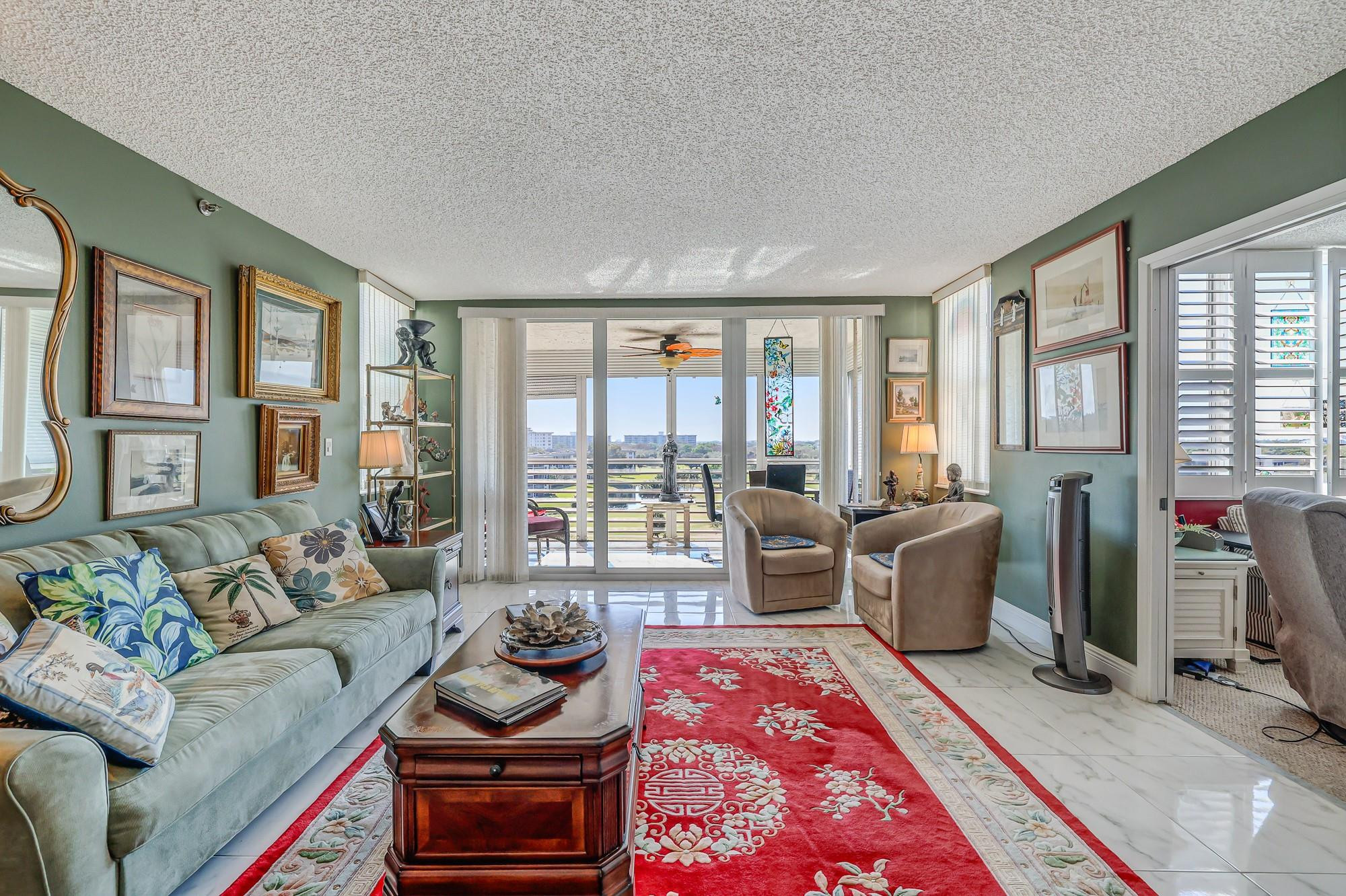 3520 Oaks Way, Unit 809 Pompano Beach, FL 33069 - Photo 2 of 39 Photo 2