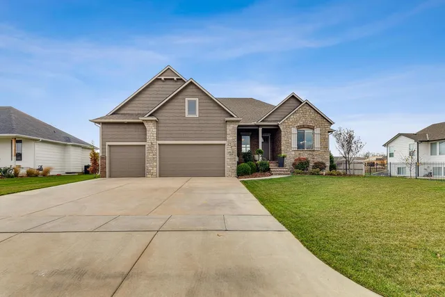 $599,900 | 1619 North Lakeside Drive, Andover, KS 67002