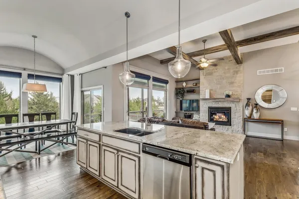 $599,900 | 1619 North Lakeside Drive, Andover, KS 67002