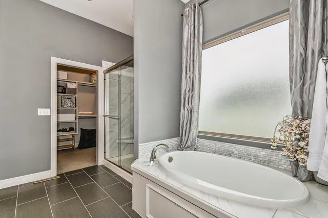 $599,900 | 1619 North Lakeside Drive, Andover, KS 67002