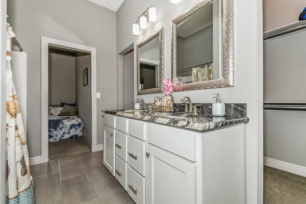 $599,900 | 1619 North Lakeside Drive, Andover, KS 67002