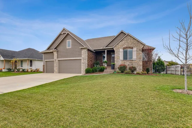 $599,900 | 1619 North Lakeside Drive, Andover, KS 67002
