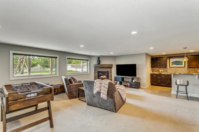 $599,900 | 1619 North Lakeside Drive, Andover, KS 67002