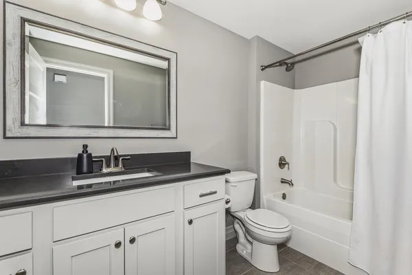 $599,900 | 1619 North Lakeside Drive, Andover, KS 67002