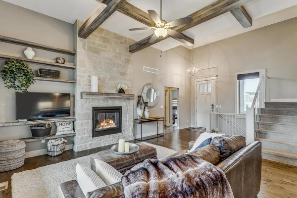 $599,900 | 1619 North Lakeside Drive, Andover, KS 67002