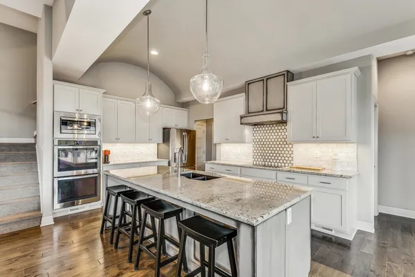 $599,900 | 1619 North Lakeside Drive, Andover, KS 67002