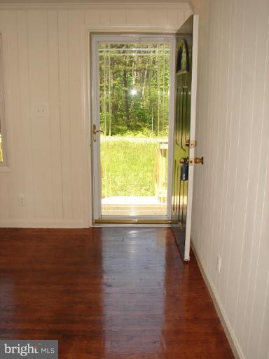 5255 Dickerson Road Partlow, VA 22534 - Photo 11 of 24 Entrance / Foyer