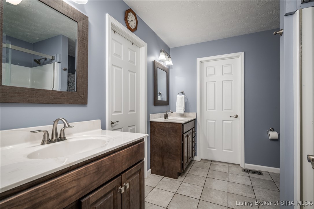 424 Pine Dr Circle Henryville, IN 47126 - Photo 18 of 41