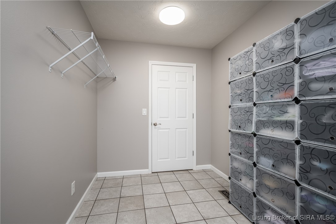 424 Pine Dr Circle Henryville, IN 47126 - Photo 21 of 41