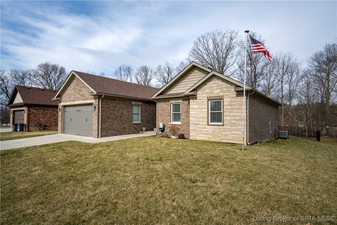 424 Pine Dr Circle Henryville, IN 47126 - Photo 3 of 41