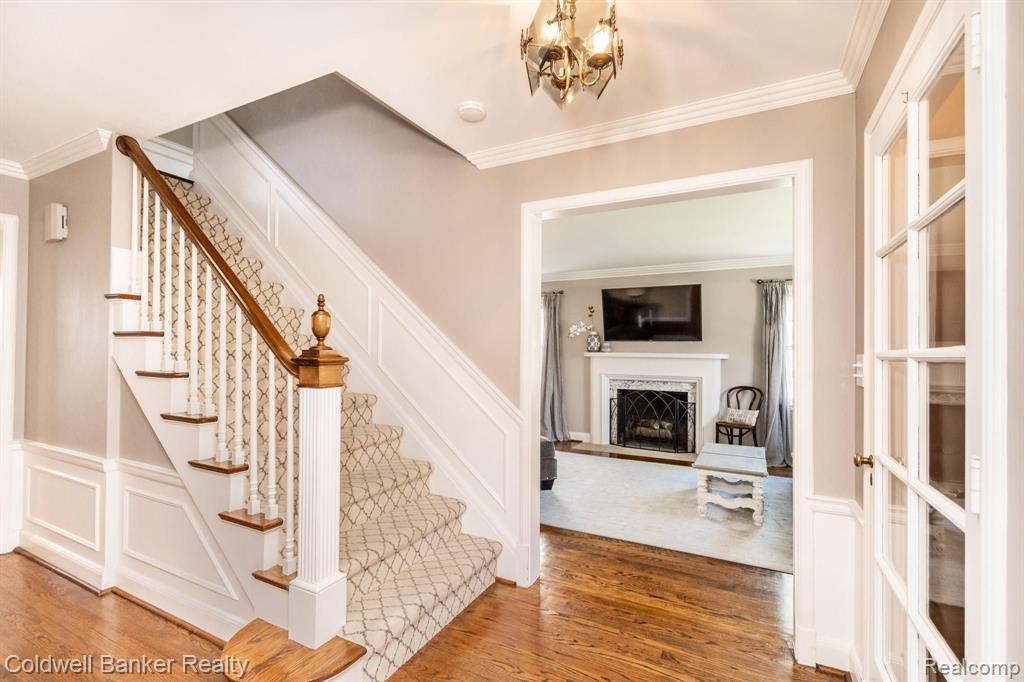 320 Touraine Road Grosse Pointe Farms, MI 48236 - Photo 8 of 60