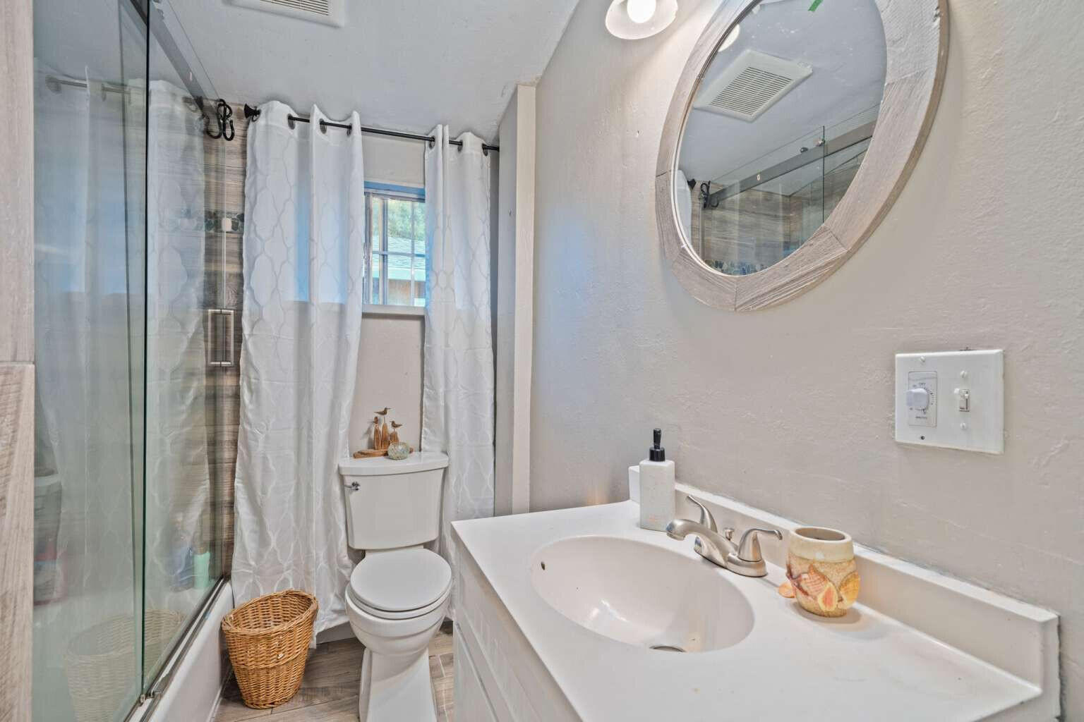 4562 East Bonnyview Road Redding, CA 96001 - Photo 22 of 29 Taylor.22