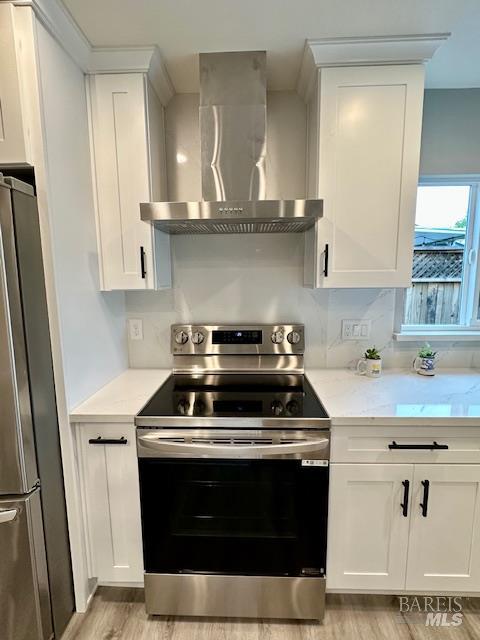 120 Oak Island Circle Santa Rosa, CA 95409 - Photo 15 of 28 a stove top oven sitting inside of a kitchen