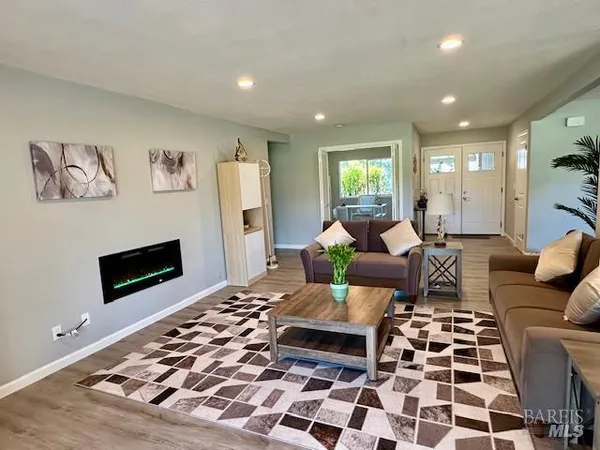 $928,900 | 120 Oak Island Circle, Santa Rosa, CA 95409