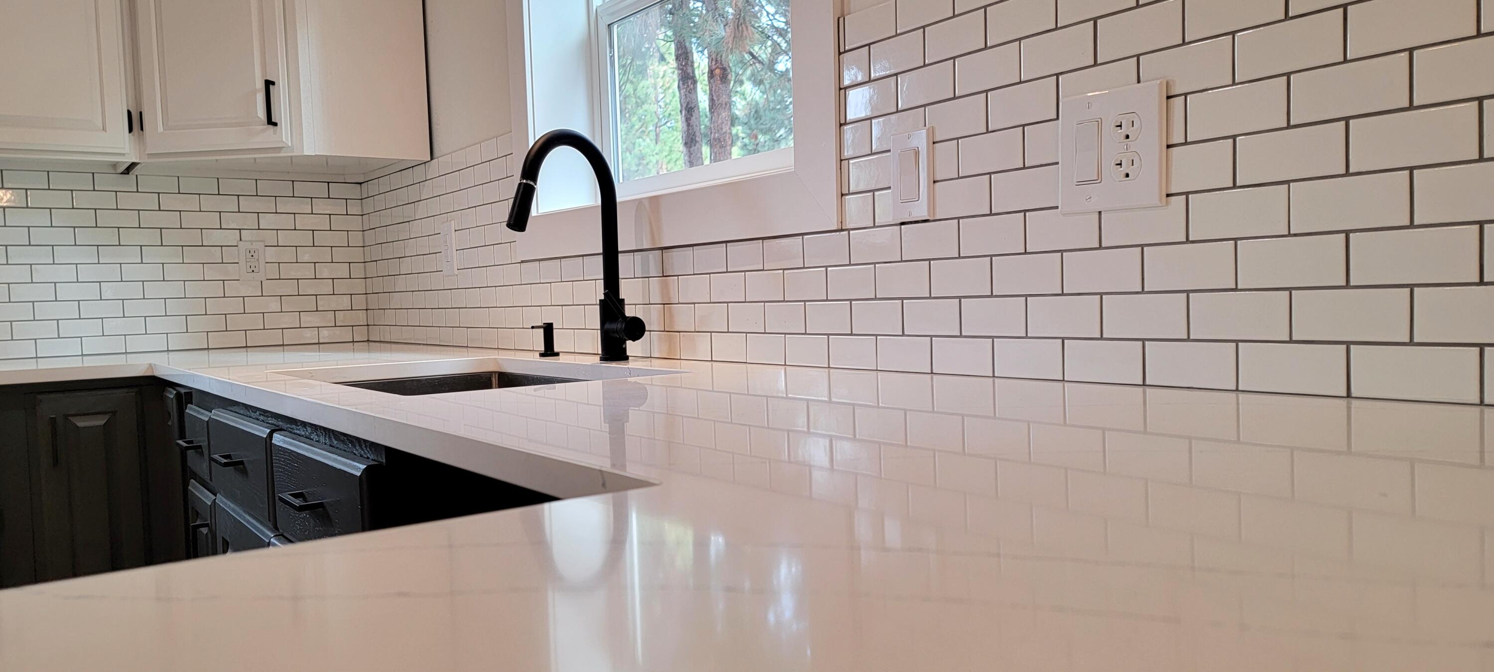 19263 Indian Summer Road Bend, OR 97702 - Photo 9 of 32 kitchen backsplash