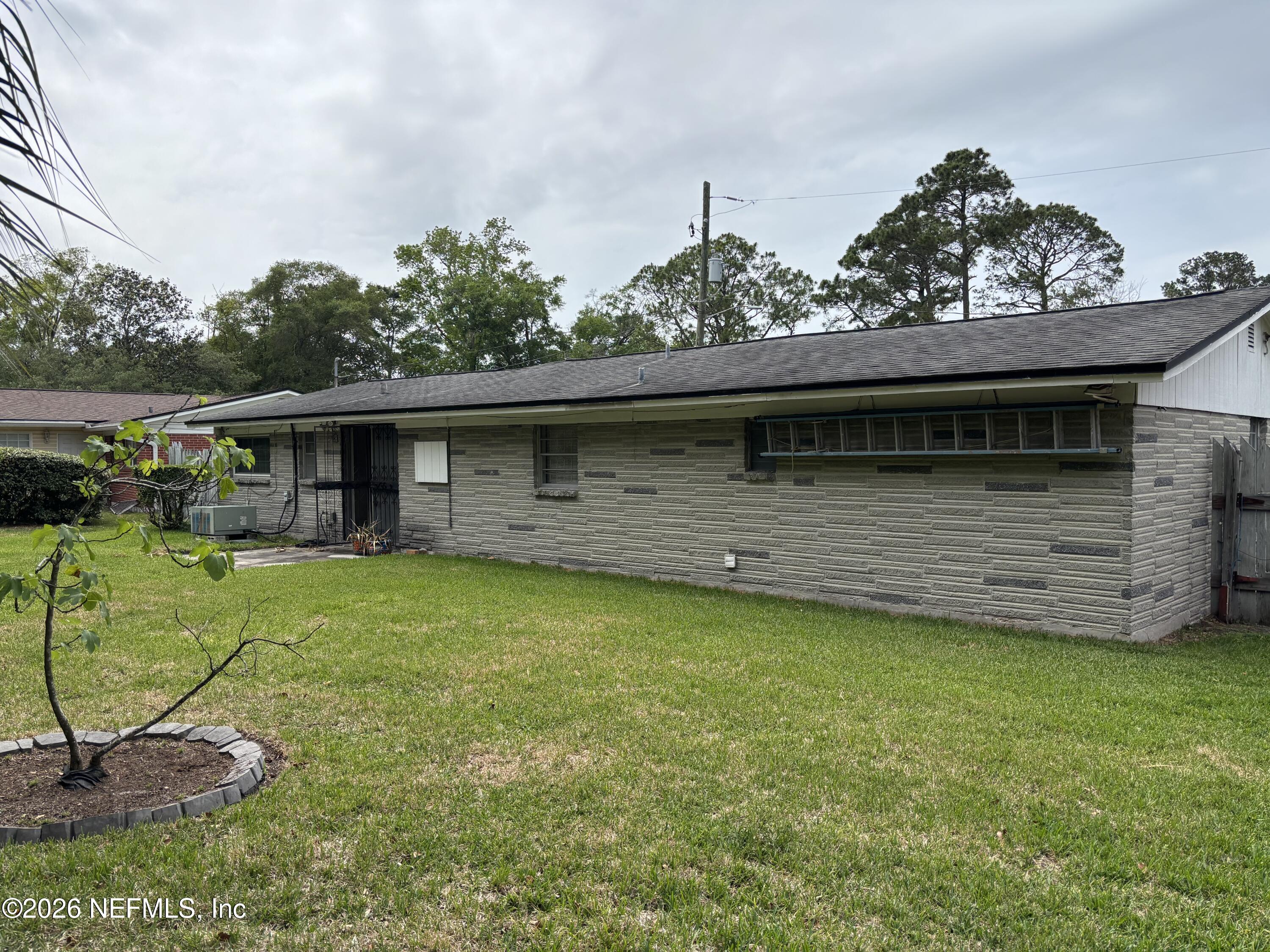 1644 Lessard Circle Jacksonville, FL 32208 - Photo 24 of 26 Back Yard
