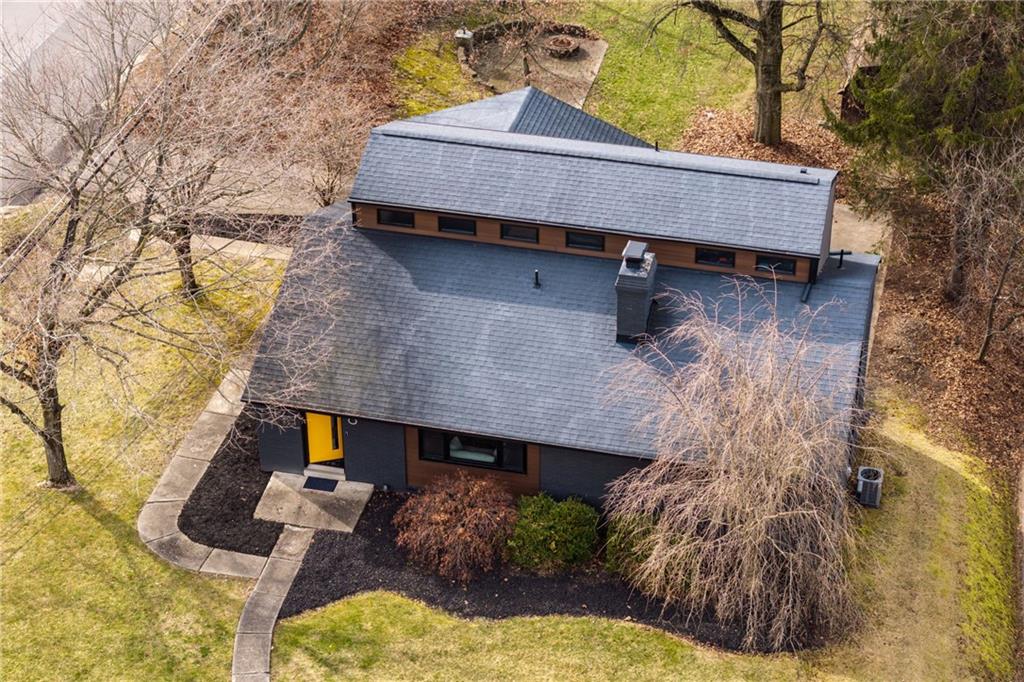 8 Robin Road McKees Rocks, PA 15136 - Photo 3 of 50 Gallery Image 3