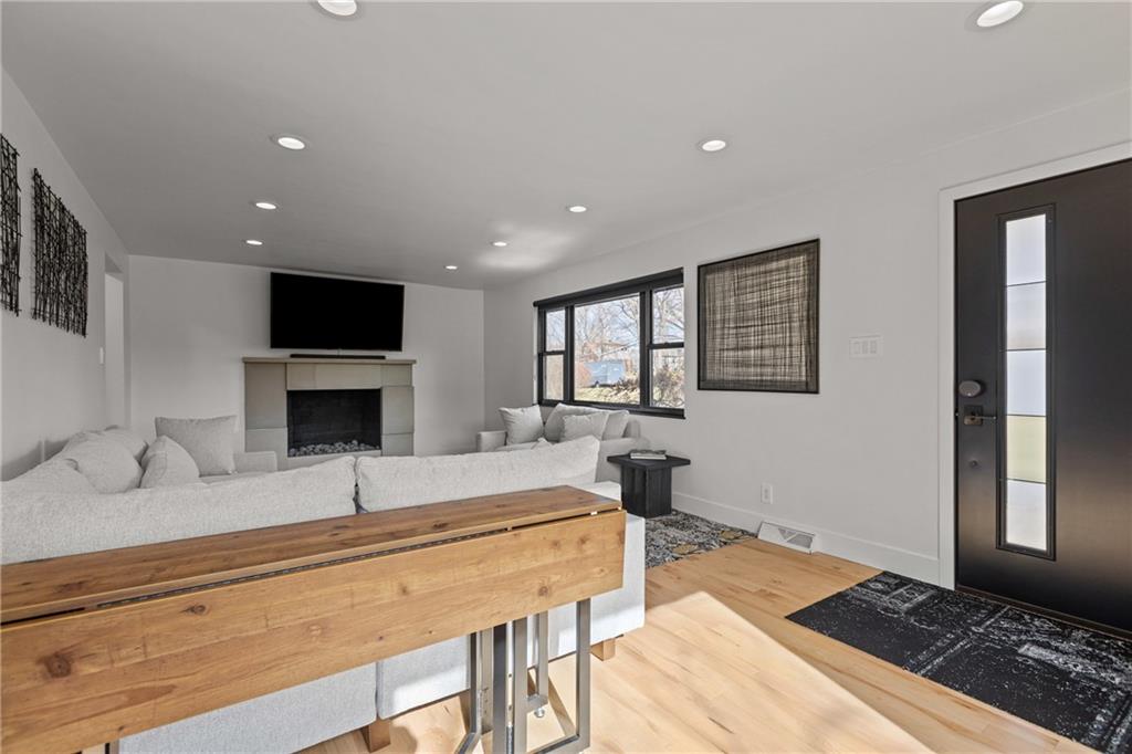 8 Robin Road McKees Rocks, PA 15136 - Photo 7 of 50 Gallery Image 7