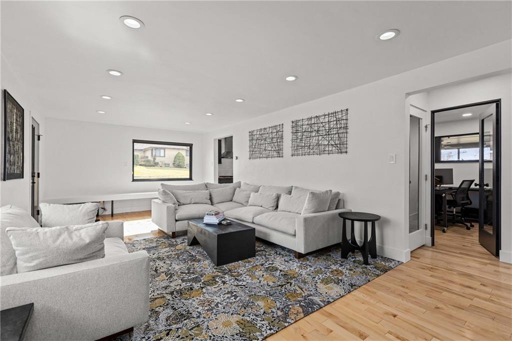 8 Robin Road McKees Rocks, PA 15136 - Photo 8 of 50 Gallery Image 8