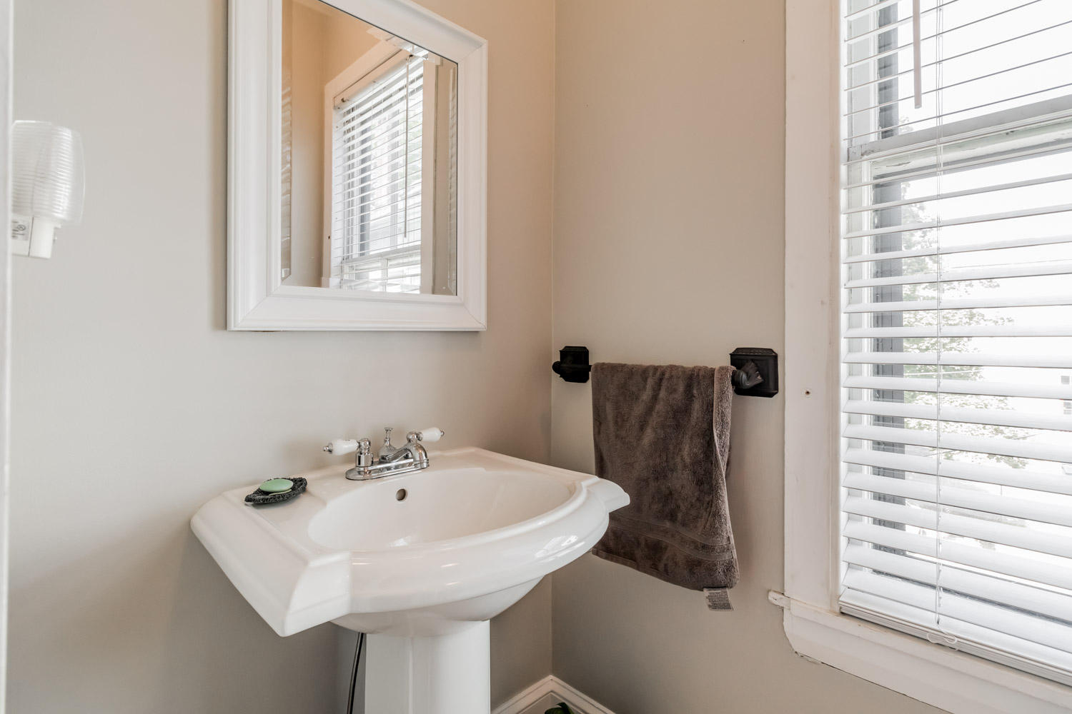 301 Spring Street, Unit 2 Portland, ME 04102 - Photo 21 of 37 20190610ms-83061