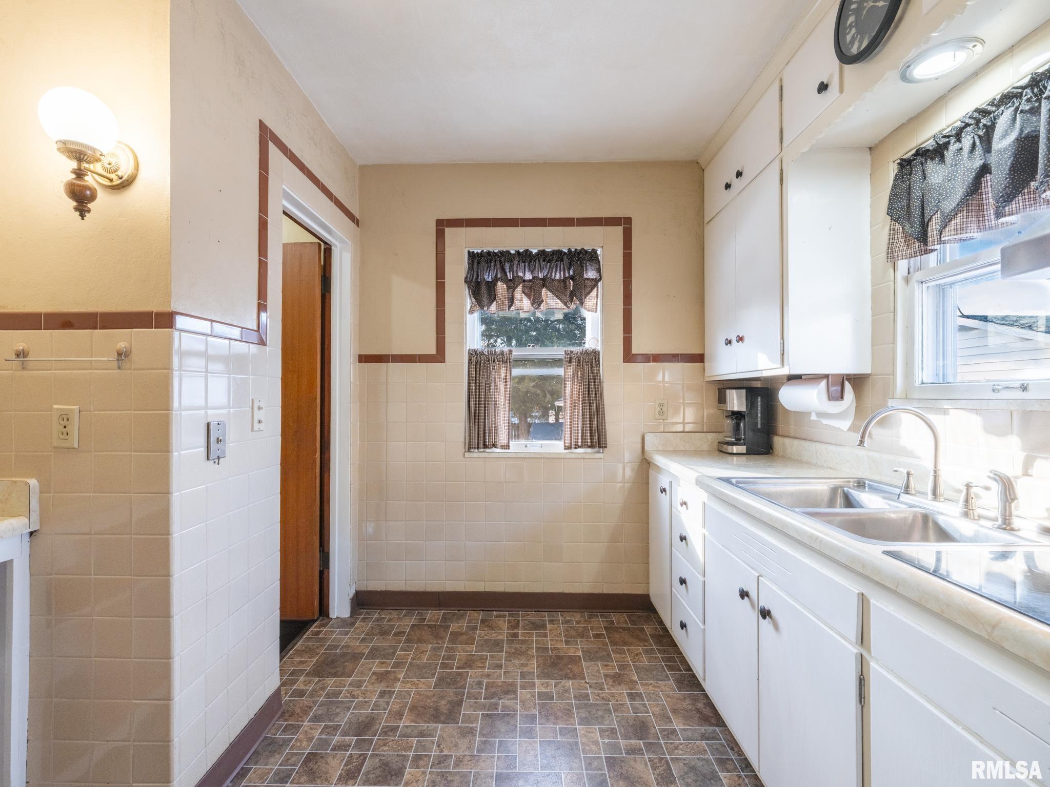 1111 South 6th Street Pekin, IL 61554 - Photo 16 of 53