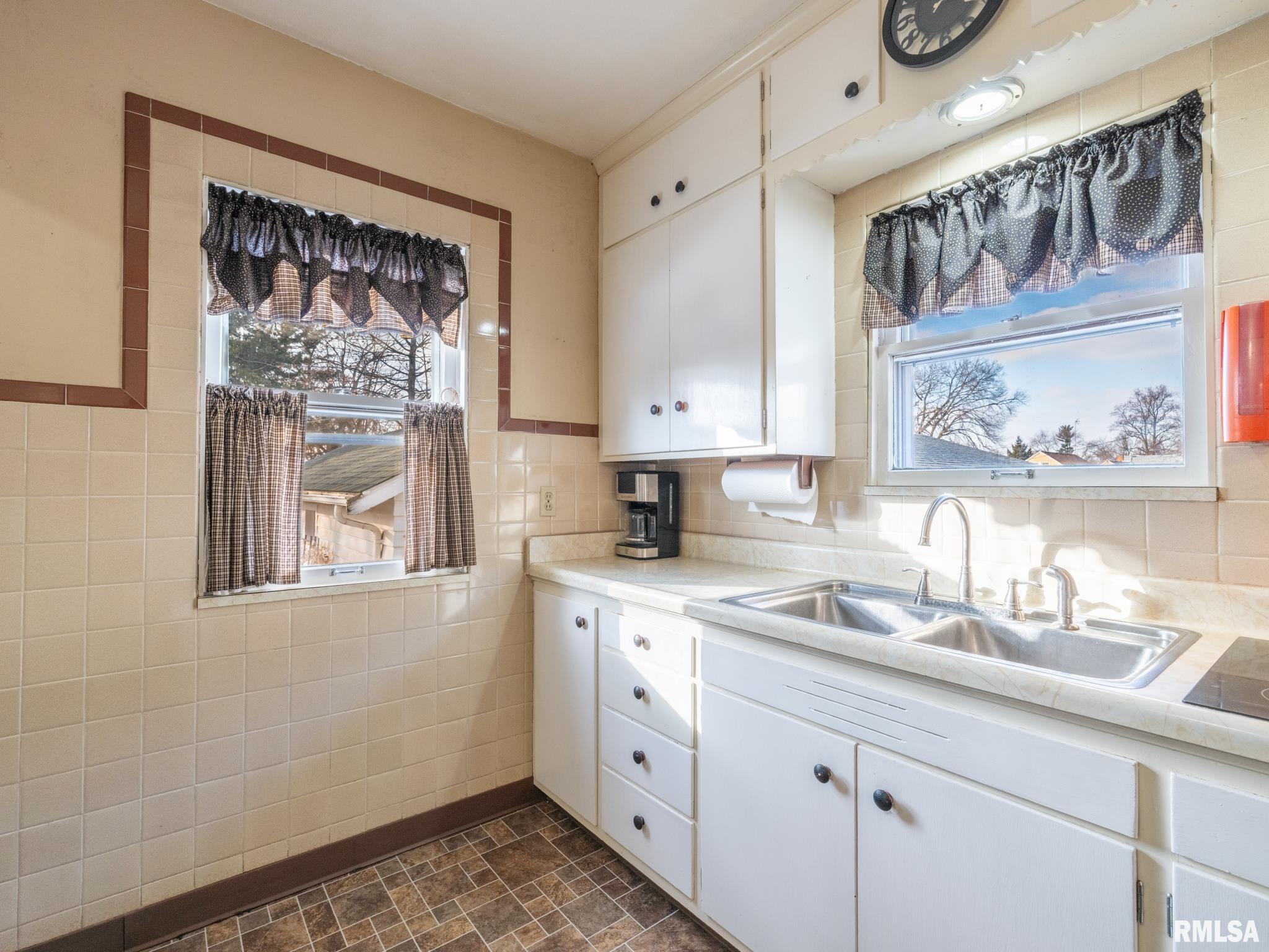 1111 South 6th Street Pekin, IL 61554 - Photo 18 of 53