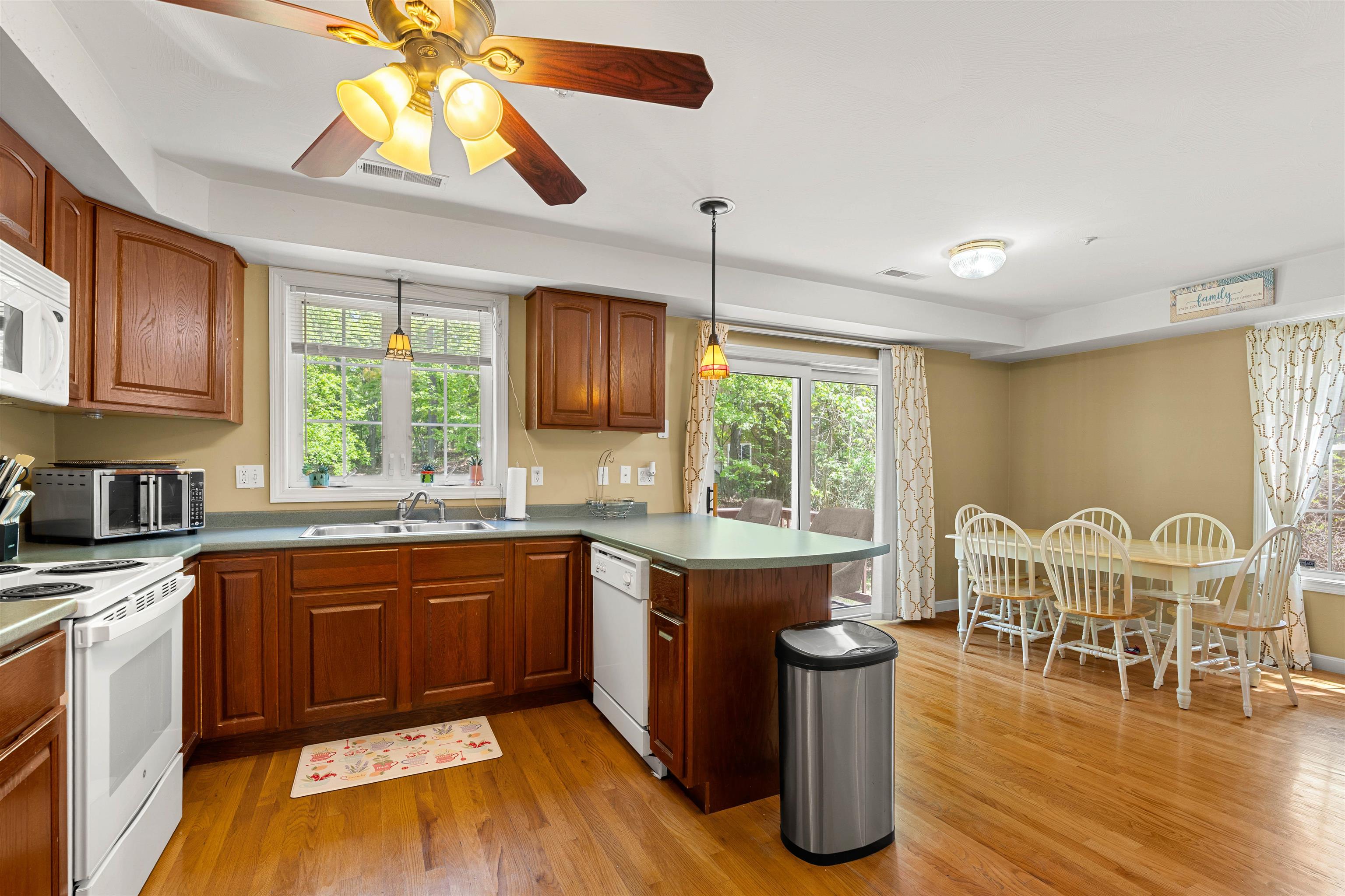 28 Andrew Street Manchester, NH 03104 - Photo 14 of 40