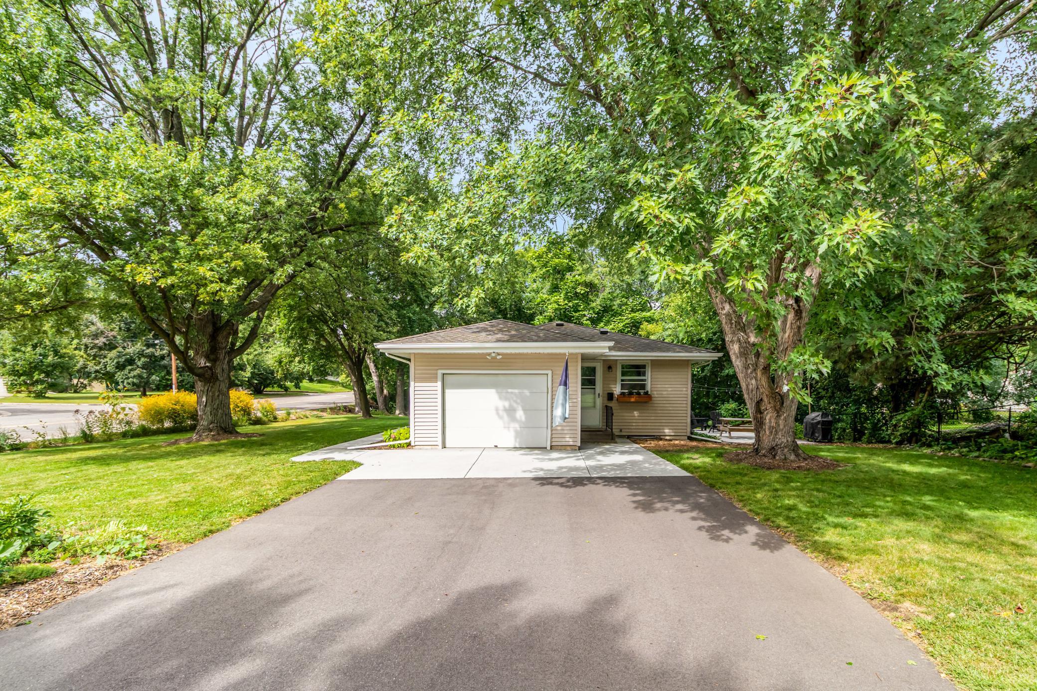 9900 Cedar Lake Road Minnetonka, MN 55305 - Photo 22 of 25