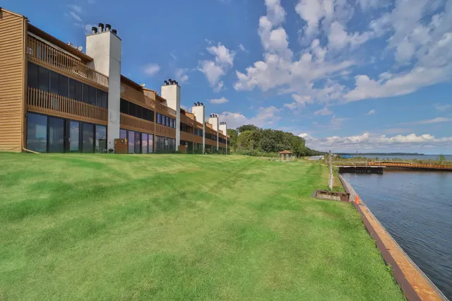 $134,900 | 10490 Highway 169, Unit 103, Garrison, MN 56450