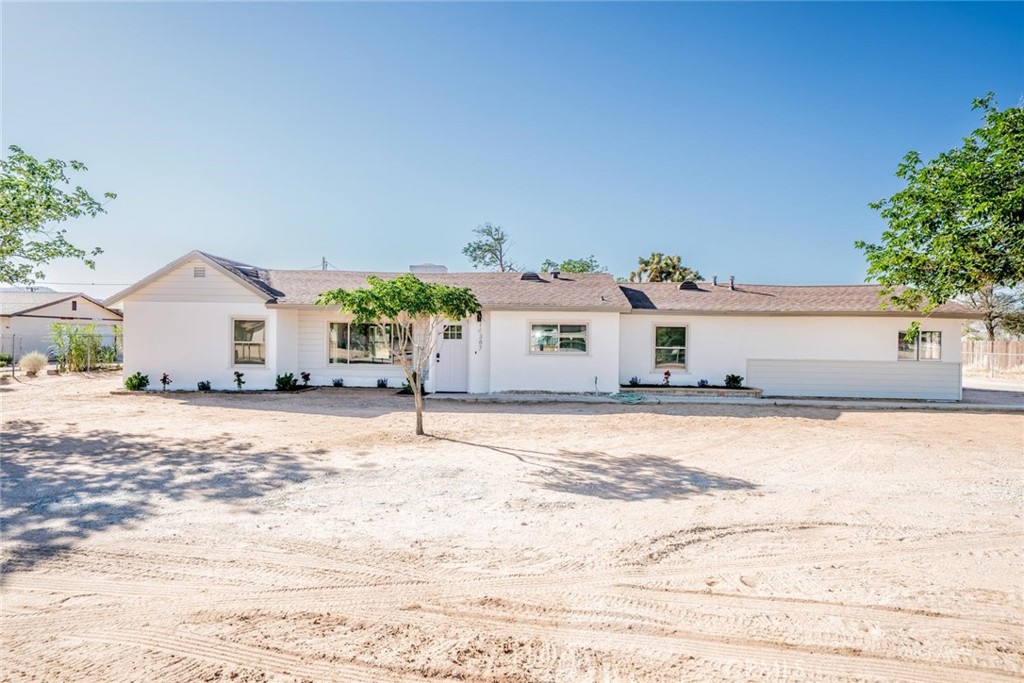 14387 Jicarilla Road Apple Valley, CA 92307 - Photo 1 of 24 Front