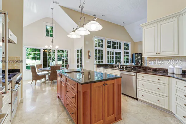 $1,150,000 | 263 Bamberg Drive, Bluffton, SC 29910