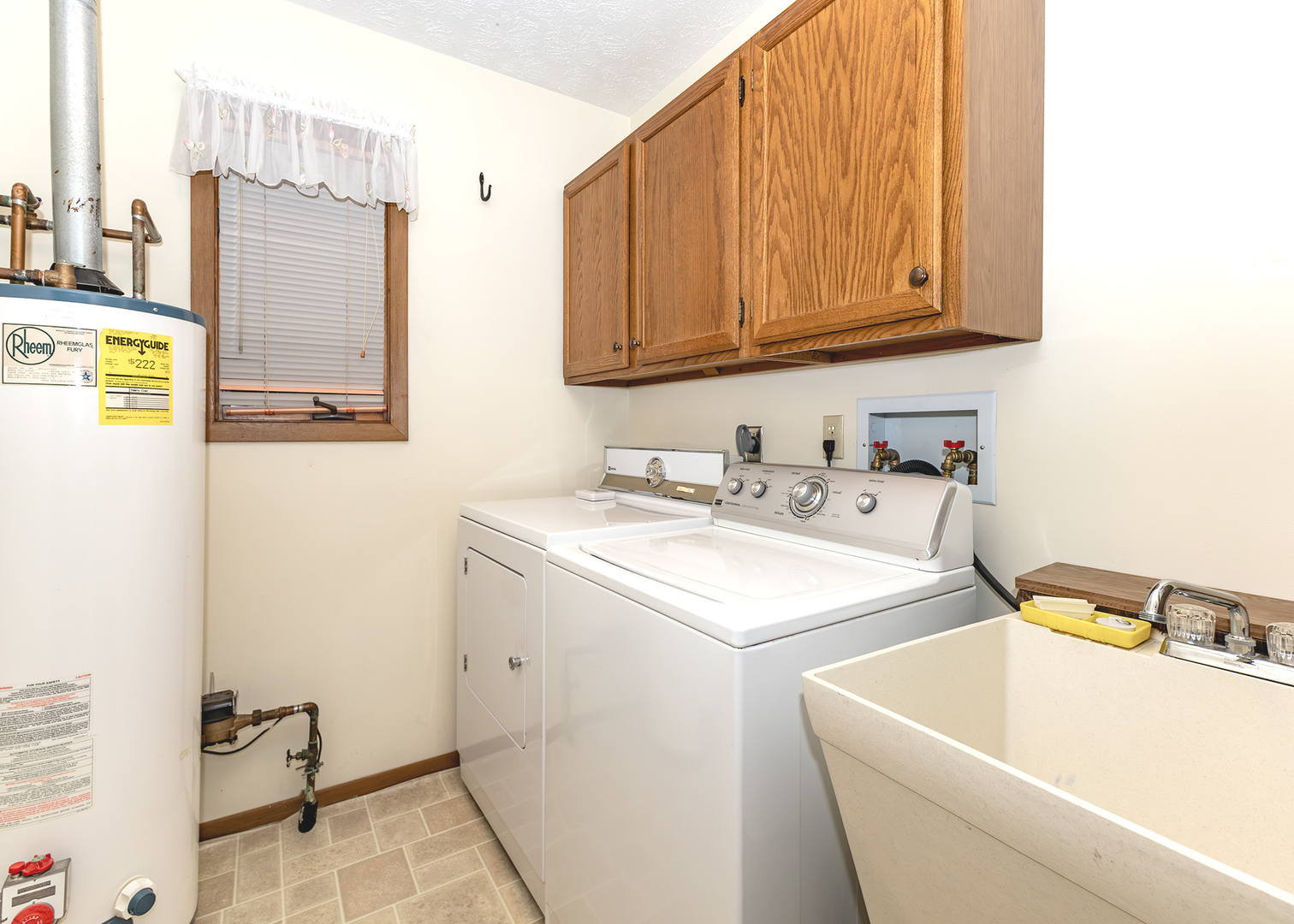 4237 26th Avenue, Unit 1 Moline, IL 61265 - Photo 11 of 18 a utility room with dryer and washer