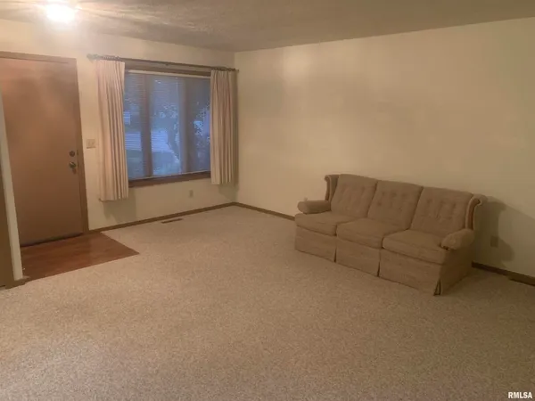 $175,000 | 4237 26th Avenue, Unit 1, Moline, IL 61265