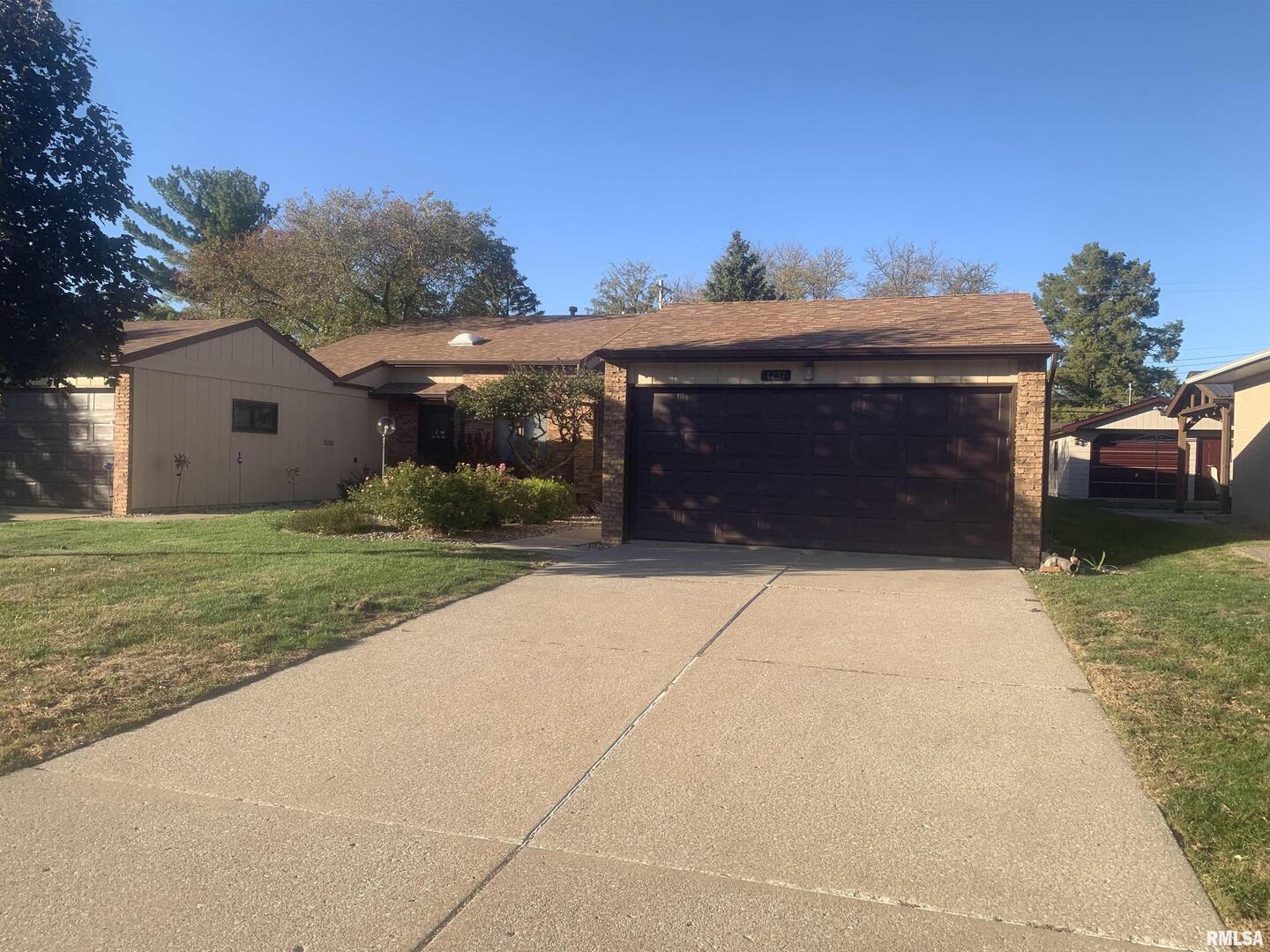 4237 26th Avenue, Unit 1 Moline, IL 61265 - Photo 2 of 35