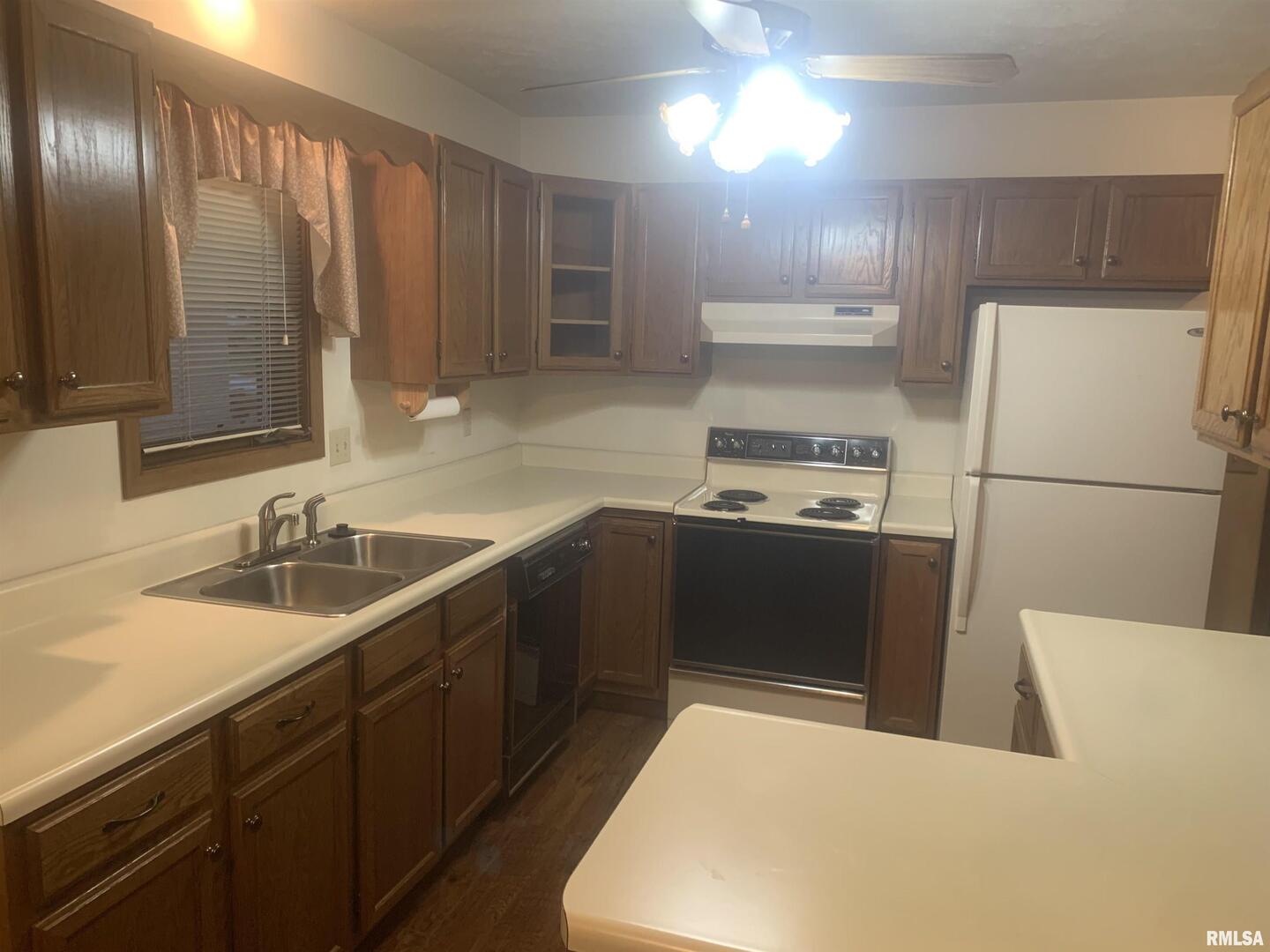 4237 26th Avenue, Unit 1 Moline, IL 61265 - Photo 6 of 35