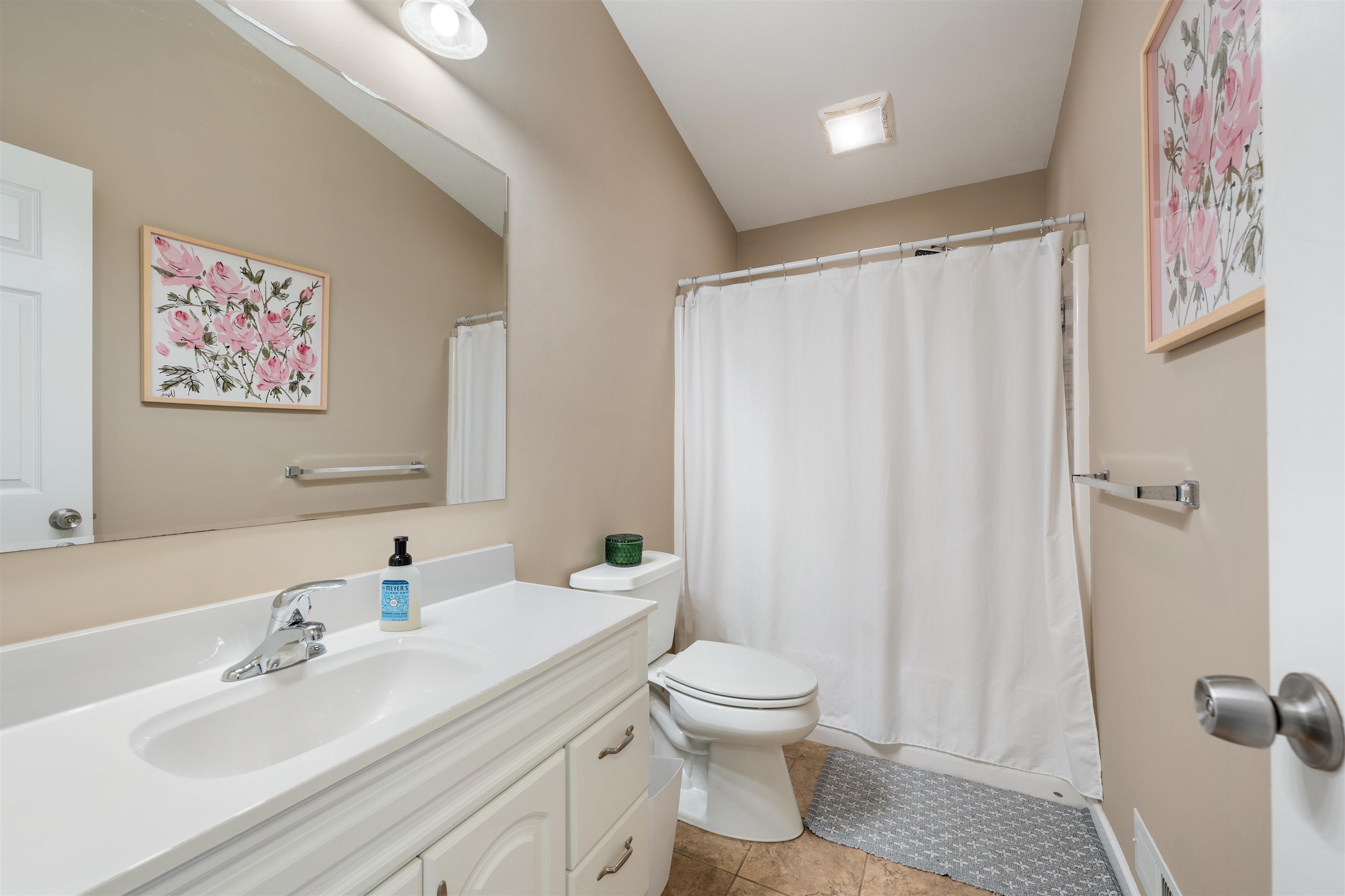 5221 Barney Road Traverse City, MI 49684 - Photo 22 of 52 1937391-615176ac-a580-4d75-b590-53b9f20f39e2.JPG