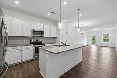 $380,000 | 932 Millstream Drive, Nashville, TN 37218