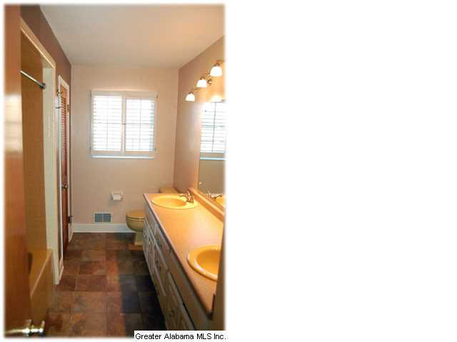 2234 Regency Drive Bessemer, AL 35022 - Photo 10 of 21